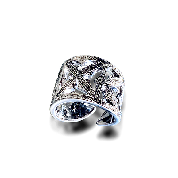 SMALL GOTHIC CROSS WRAP COLLECTION RING