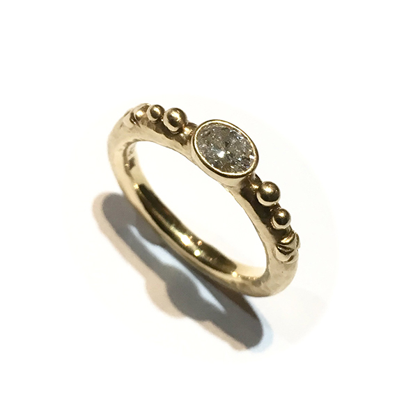 TINY MEDIEVAL OVAL BEZEL CROSS BAND